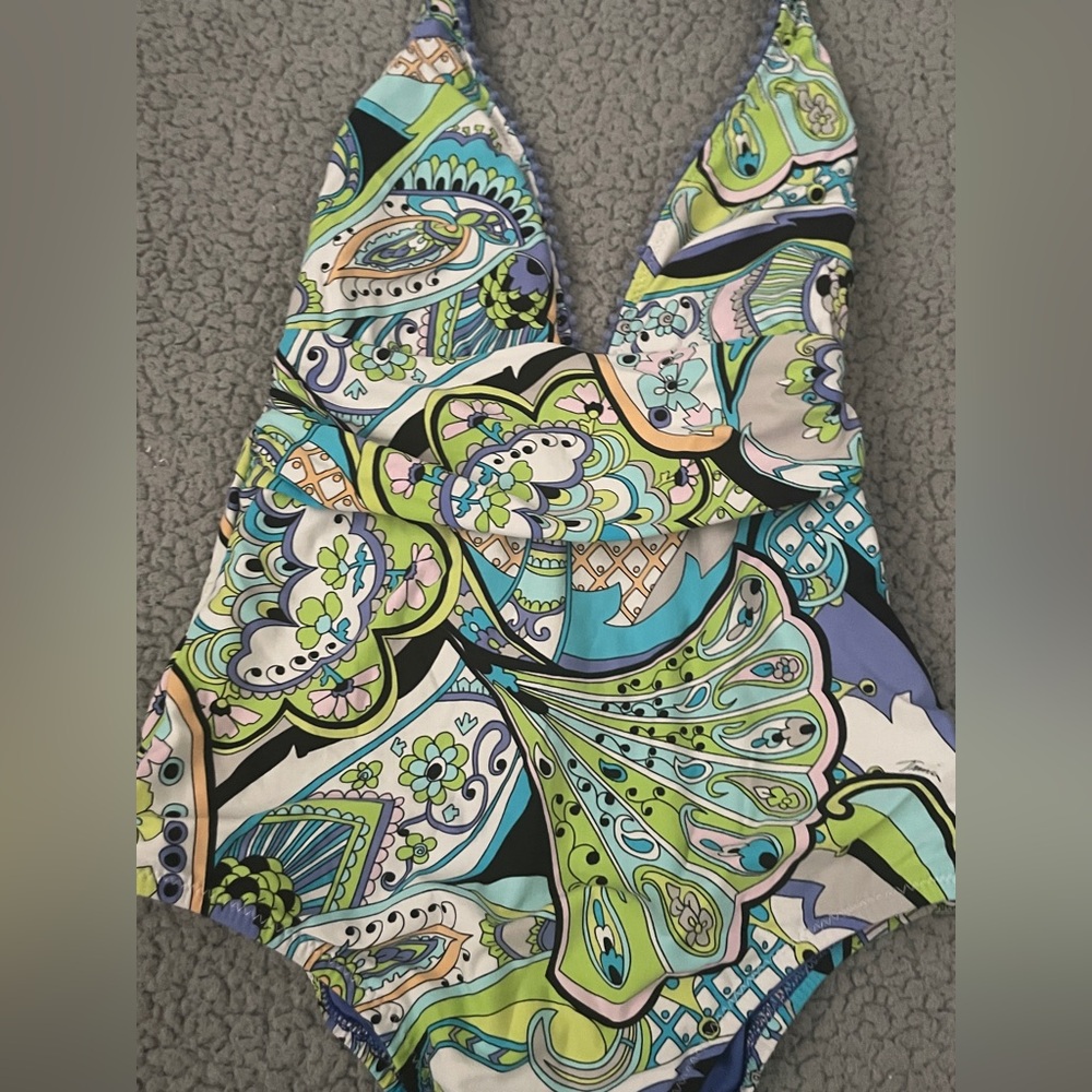 Trina Turk Swimsuit Floral Peacock Size 4 One Piece Plunging Neckline Twist Back
